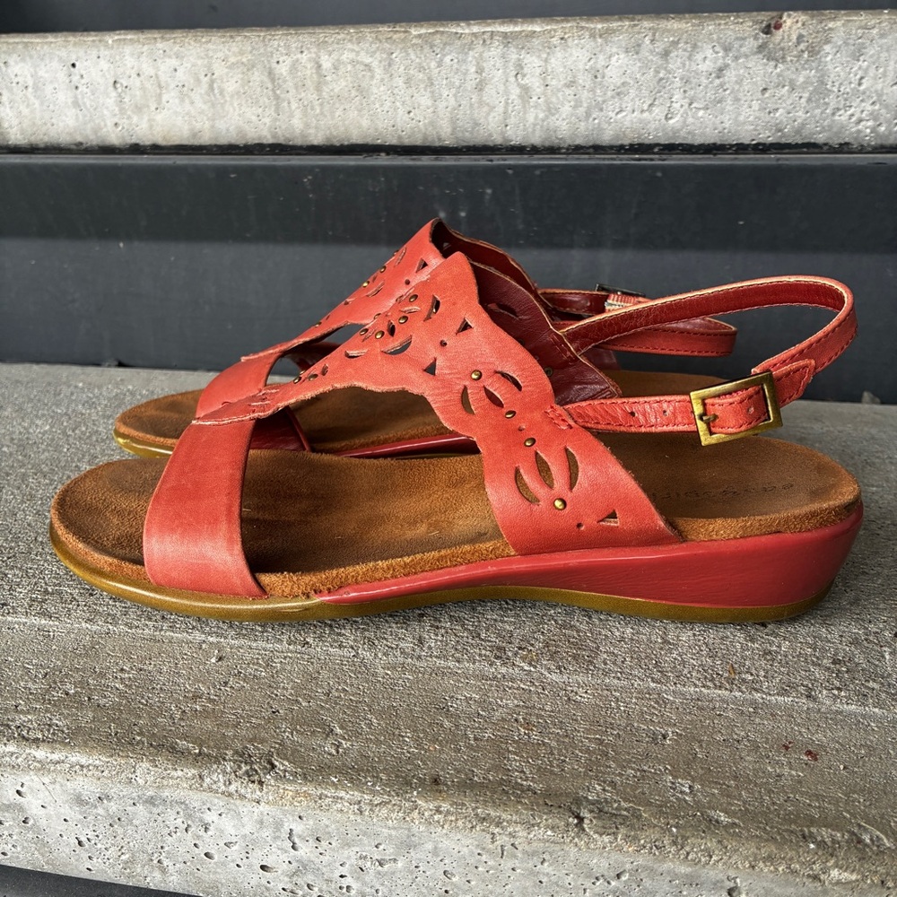 Easy Spirit Tuscan/ salmon color leather laser cutout ankle strap boho sandals